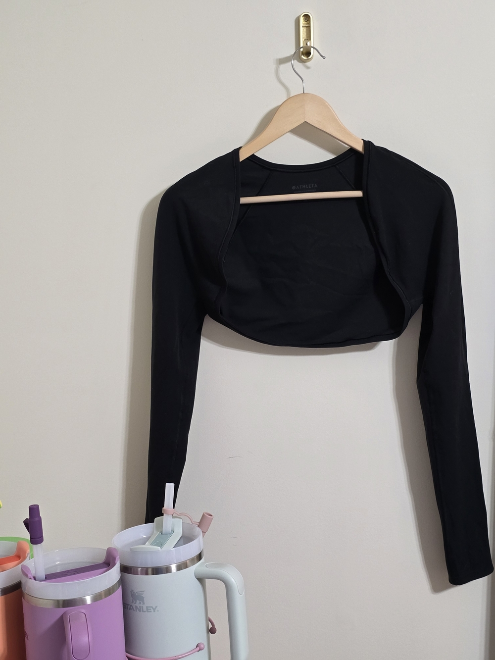 Athleta Black Transcend Shrug